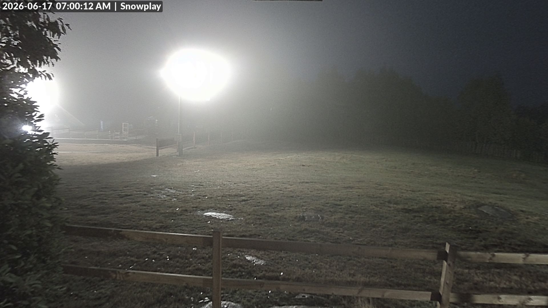 Lake Mountain Snow Play Area snow cam captured at 16 June 2026, 9:01 pm