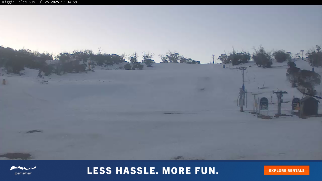 Perisher Smiggin Holes snow cam captured at 26 July 2026 at 5:35 pm AEST