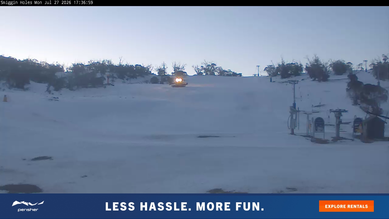 Perisher Smiggin Holes snow cam captured at 27 July 2026 at 5:47 pm AEST
