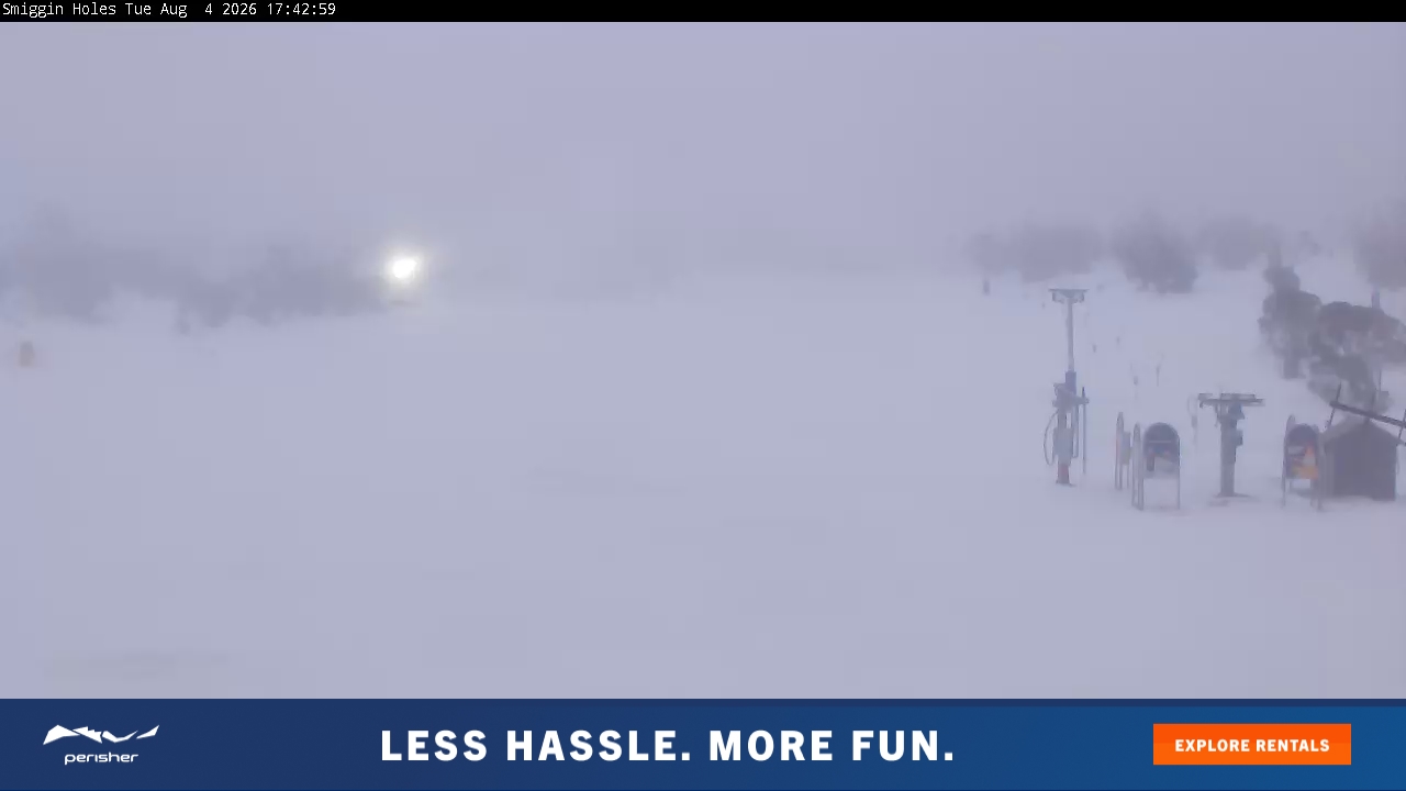 Perisher Smiggin Holes snow cam captured at 4 August 2026 at 5:53 pm AEST