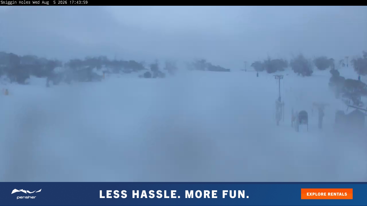 Perisher Smiggin Holes snow cam captured at 5 August 2026 at 5:44 pm AEST