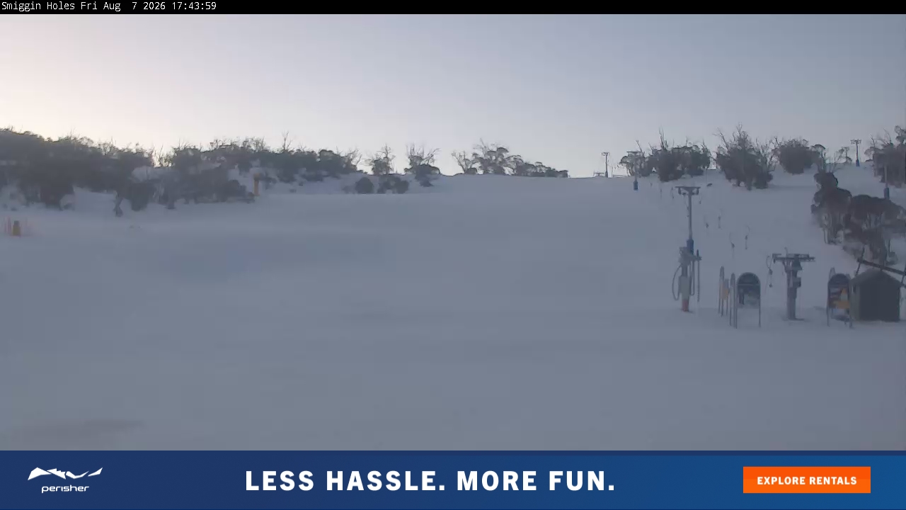 Perisher Smiggin Holes snow cam captured at 7 August 2026 at 5:46 pm AEST
