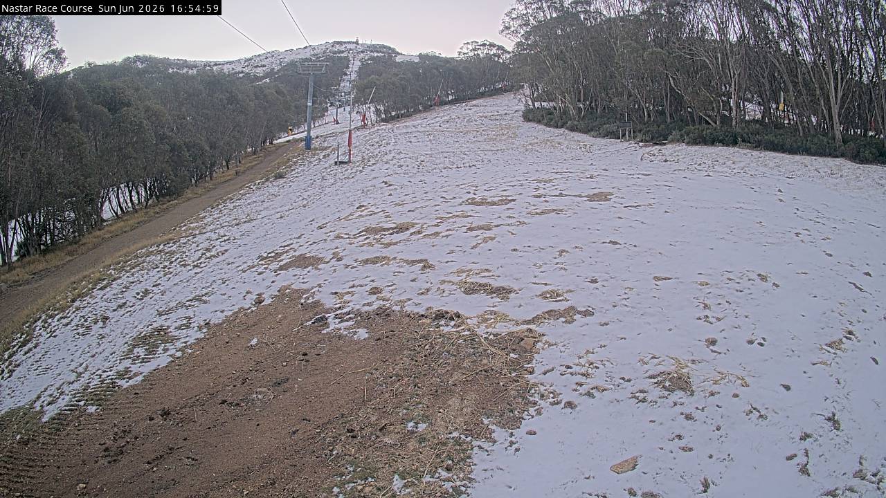 Thredbo Mid-Mountain snow cam captured at 7 June 2026, 1:05 pm