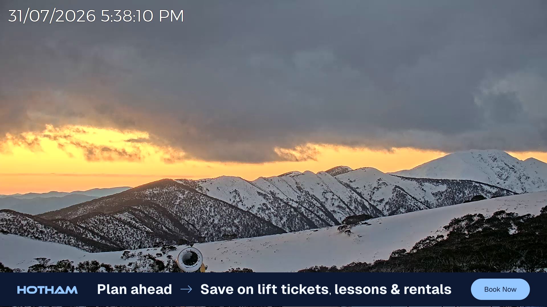 Mt Hotham Razorback snow cam captured at 31 July 2026 at 5:47 pm AEST