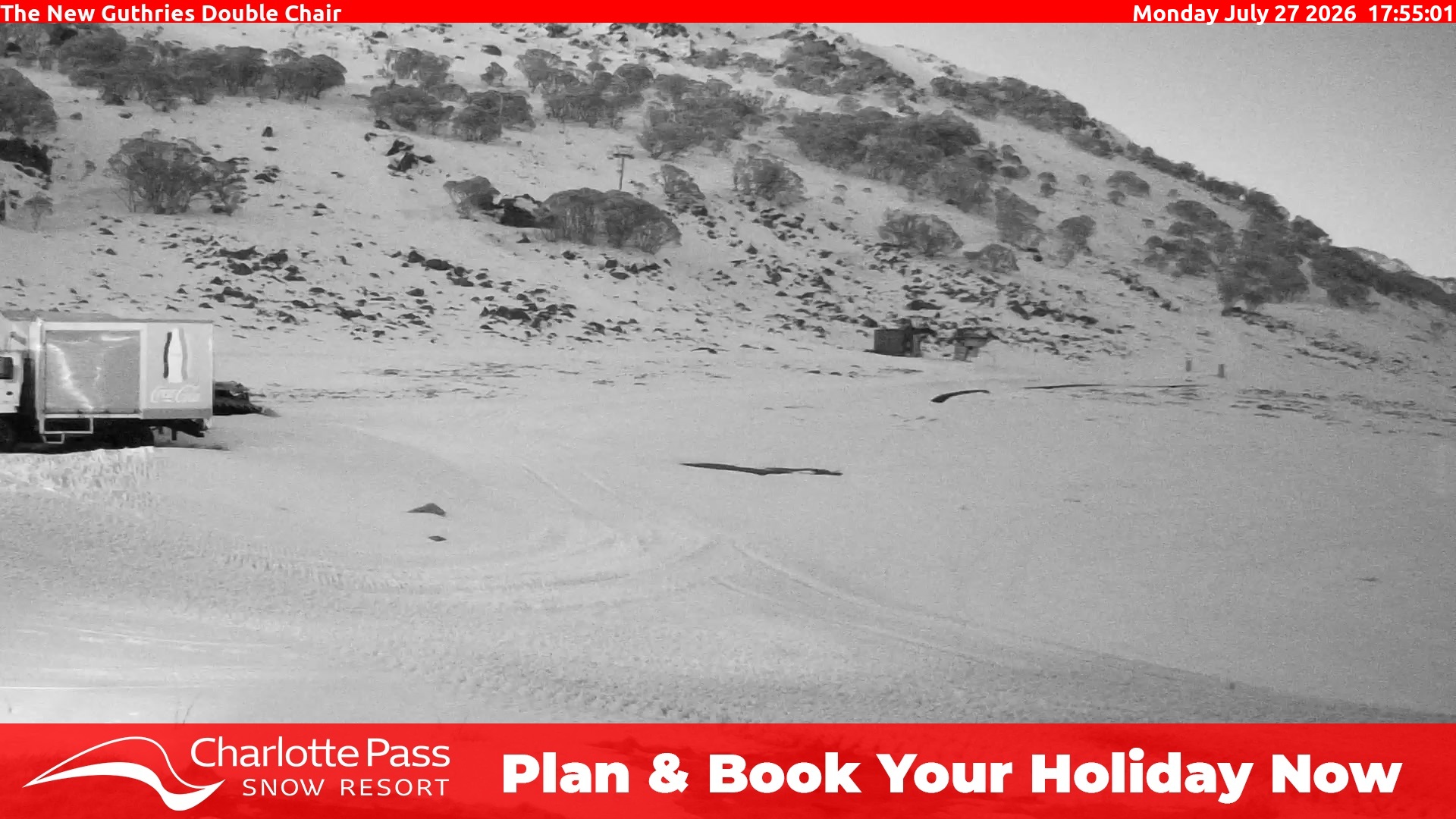 Charlotte Pass Mountain Range and Top of the World snow cam captured at 27 July 2026 at 6:04 pm AEST