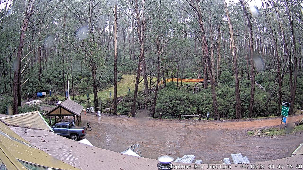 Mt Stirling Telephone Box Junction snow cam captured at 9 June 2026, 11:52 pm