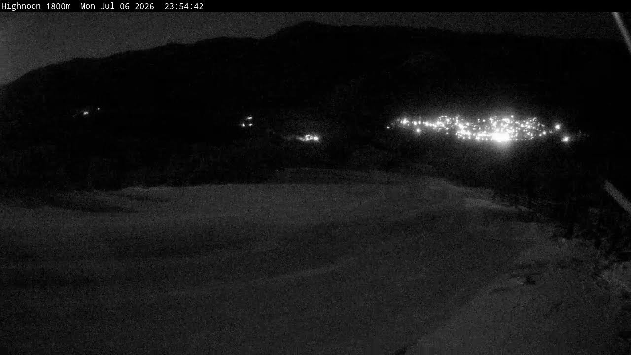 Thredbo High Noon Live snow cam captured at 6 July 2026 at 11:58 pm AEST