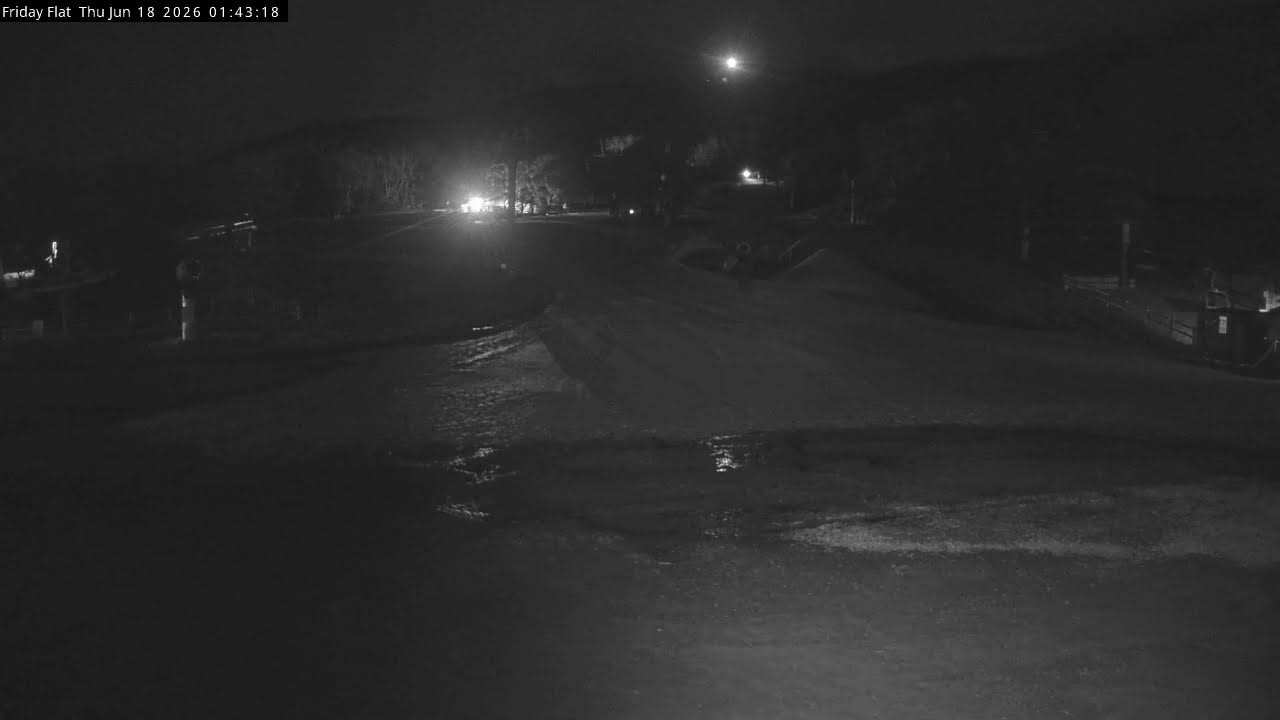 Thredbo Friday Flat Live snow cam captured at 17 June 2026, 3:43 pm