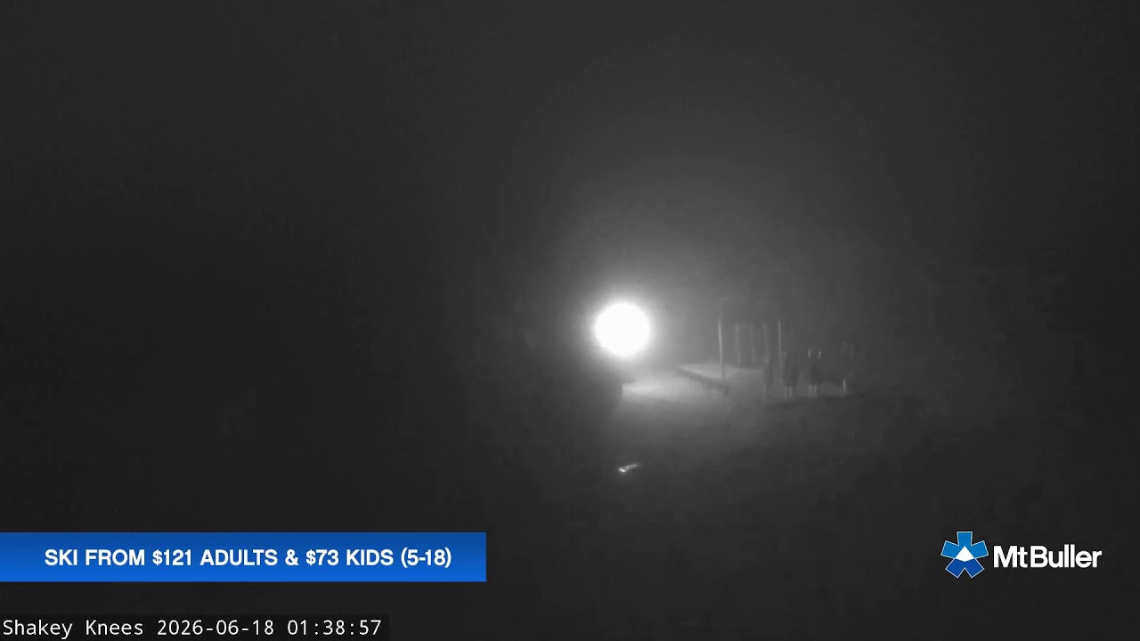 Mt Buller Shakey Knees Live snow cam captured at 17 June 2026, 3:42 pm
