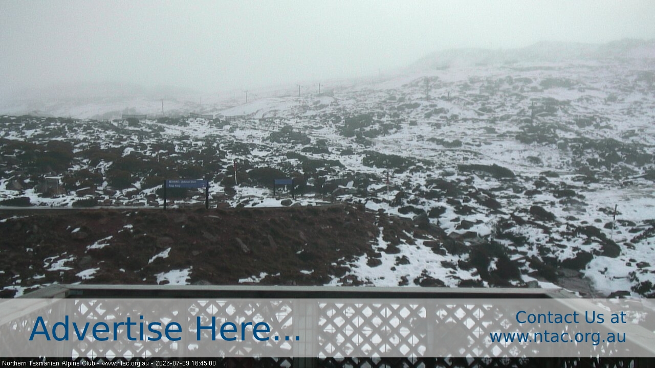 Ben Lomond NTAC Top Slopes snow cam captured at 9 July 2026 at 4:57 pm AEST