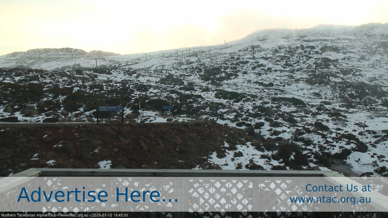Ben Lomond NTAC Top Slopes snow cam captured at 10 July 2026 at 4:57 pm AEST