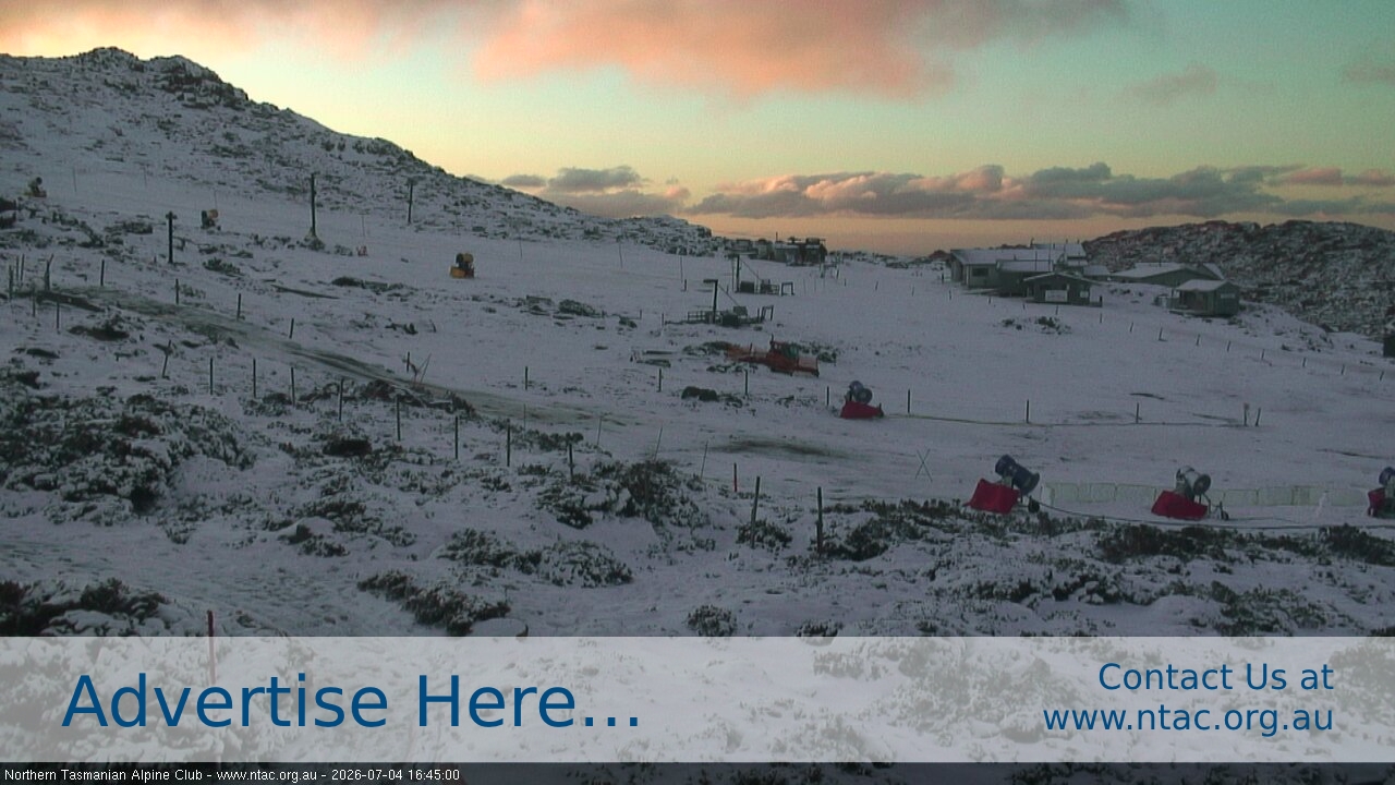 Ben Lomond NTAC Front Slopes snow cam captured at 4 July 2026 at 4:57 pm AEST