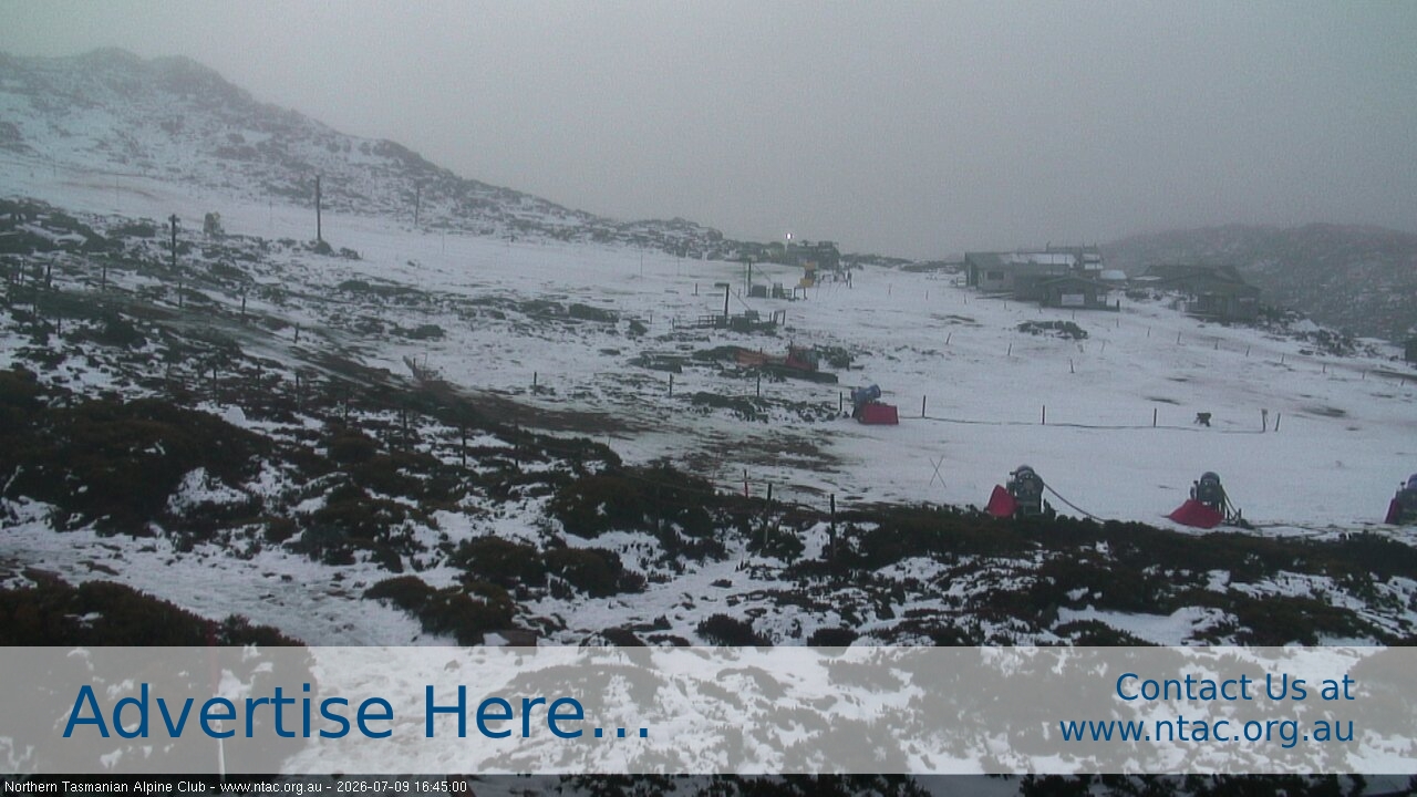 Ben Lomond NTAC Front Slopes snow cam captured at 9 July 2026 at 4:57 pm AEST