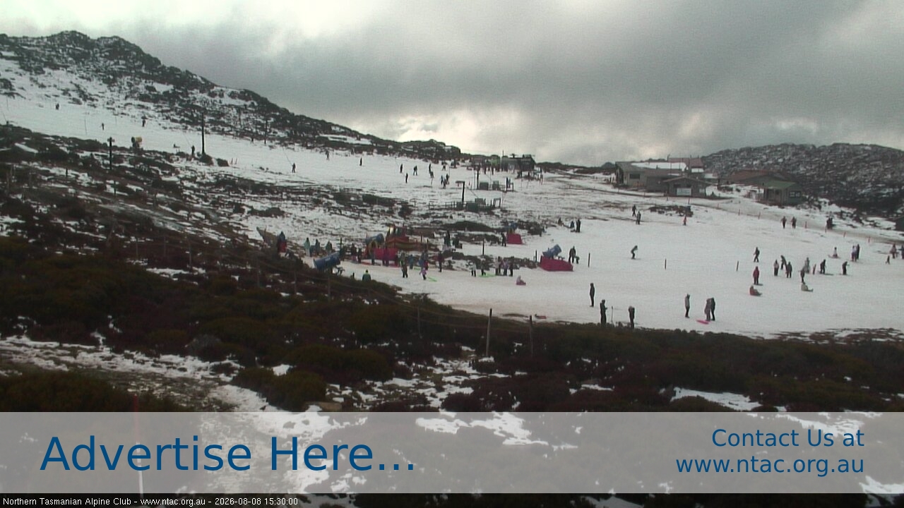 Ben Lomond NTAC Front Slopes snow cam captured at 8 August 2026 at 3:35 pm AEST